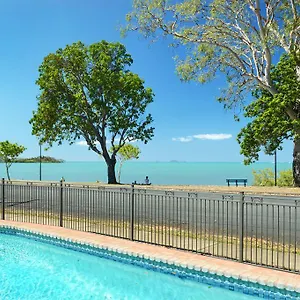 Whitsunday Waterfront 3*, Airlie Beach Australia